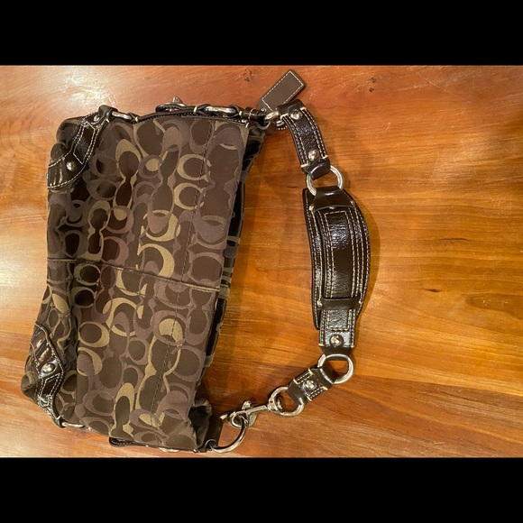 Brown and Tan COACH purse amazing handle detail - Picture 4 of 7